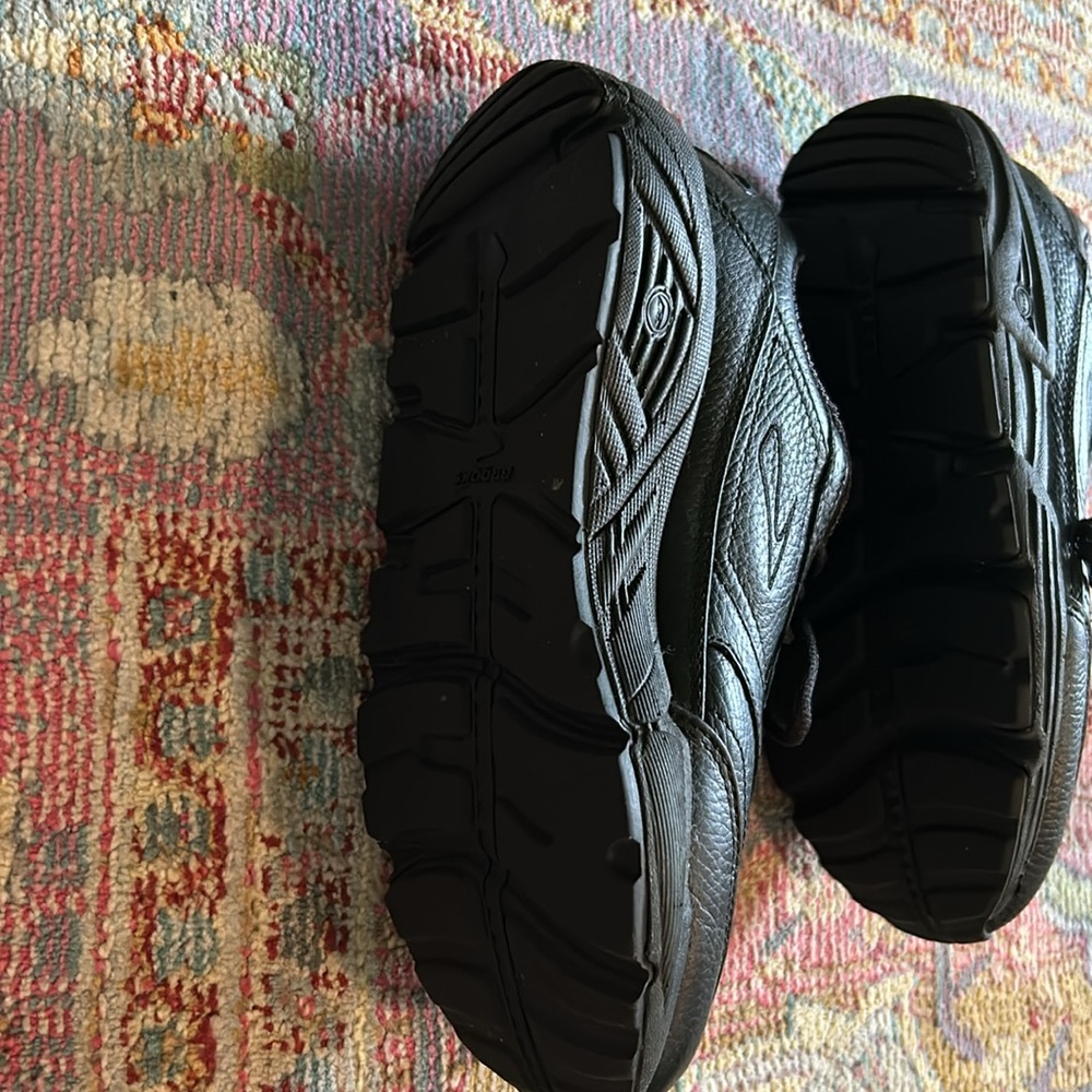 Brooks Sneakers - image 3